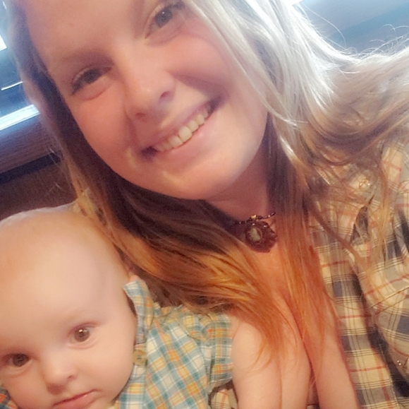 Meet your Posher, Madison - Picture 2 of 2